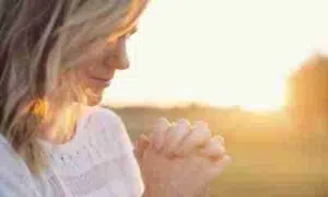 Mensajes Cristianos.. Mujeres de entrega y consagración