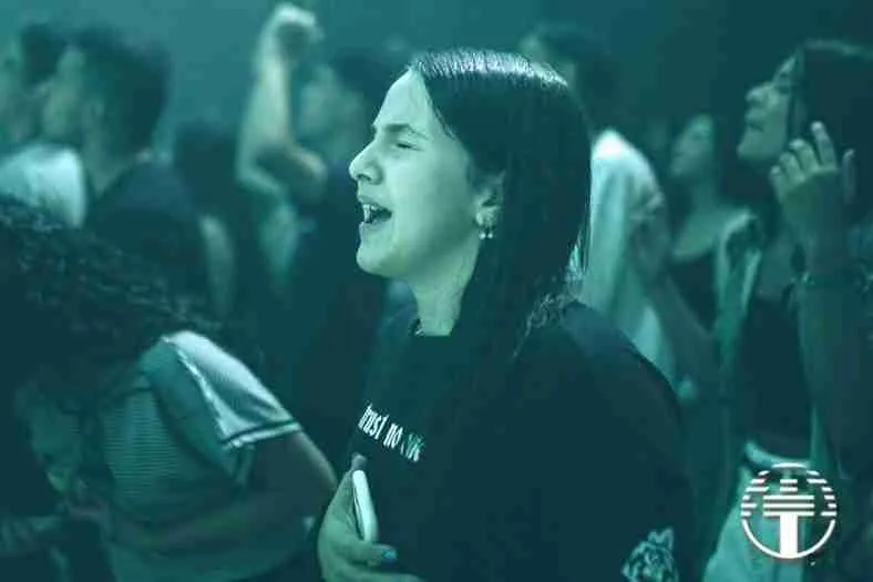 Jóvenes Cristianos: Viviendo la Adoración